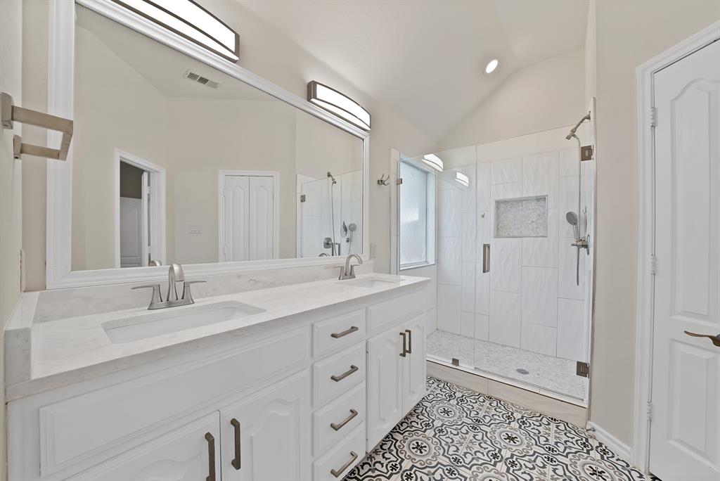 4677 Vespesian Lane Grand Prairie, TX 75052 - Photo 24 of 37