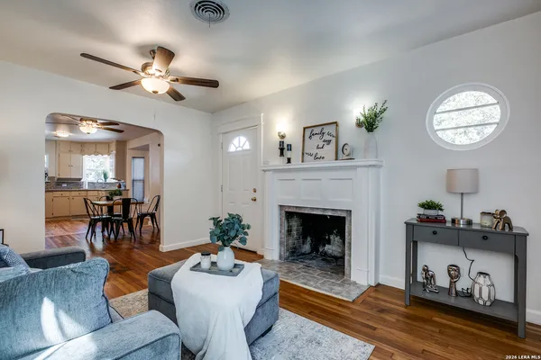 $1,400 | 838 Hammond Avenue, San Antonio, TX 78210