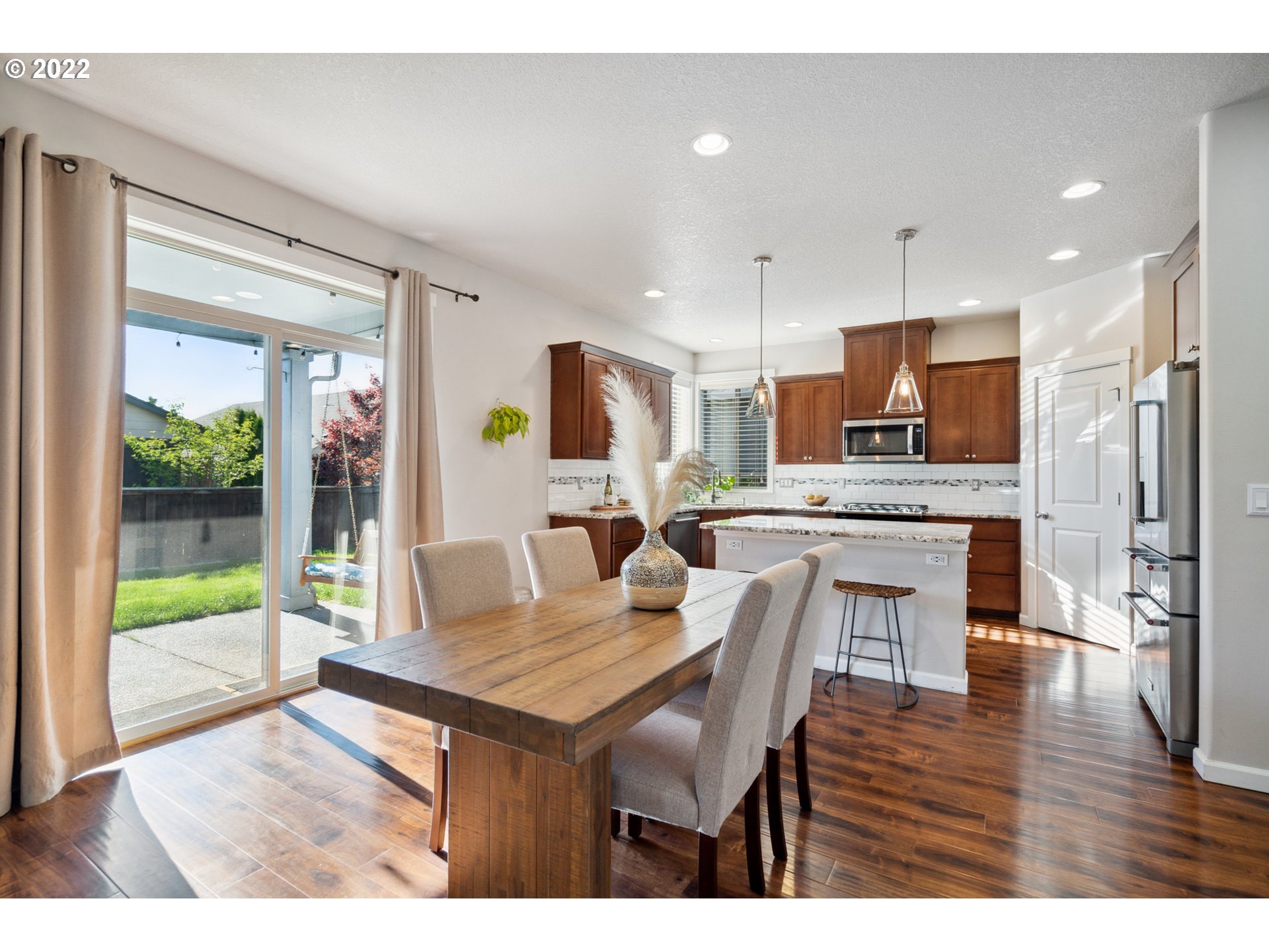 215 North 40th Avenue Ridgefield, WA 98642 - Photo 6 of 31 Dining Area