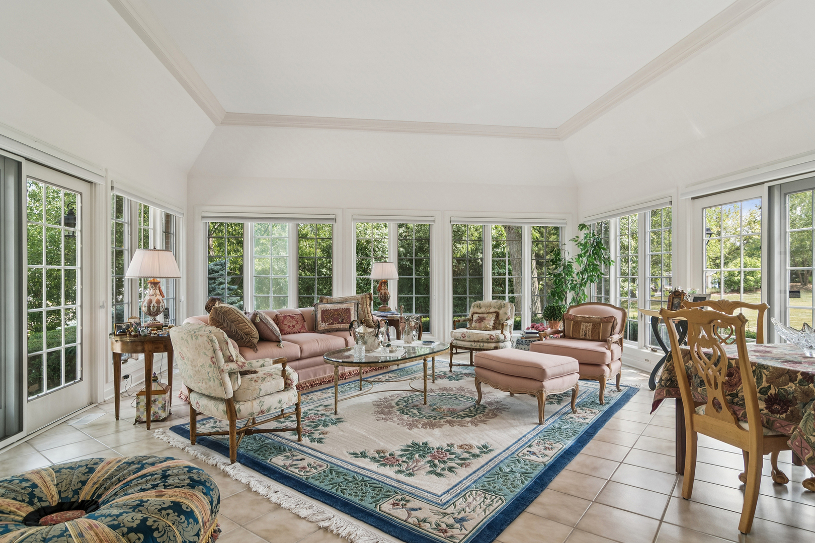 354 Grayfriars Lane Inverness, IL 60067 - Photo 15 of 43 Gallery Image 15