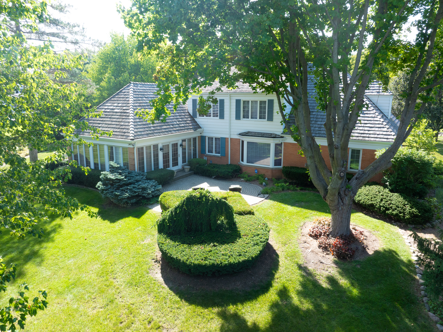 354 Grayfriars Lane Inverness, IL 60067 - Photo 35 of 43 Gallery Image 35