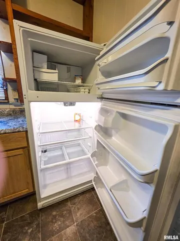 $72,900 | 7847 Old Highway 50, Flora, IL 62839