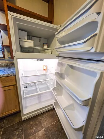 $72,900 | 7847 Old Highway 50, Flora, IL 62839