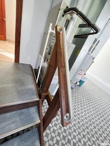 $72,900 | 7847 Old Highway 50, Flora, IL 62839