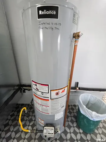 $72,900 | 7847 Old Highway 50, Flora, IL 62839