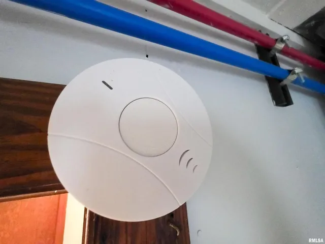 $72,900 | 7847 Old Highway 50, Flora, IL 62839