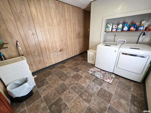 $72,900 | 7847 Old Highway 50, Flora, IL 62839