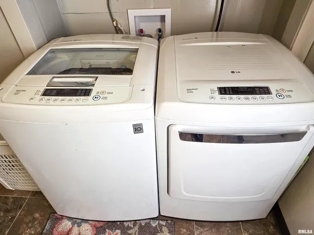 $72,900 | 7847 Old Highway 50, Flora, IL 62839