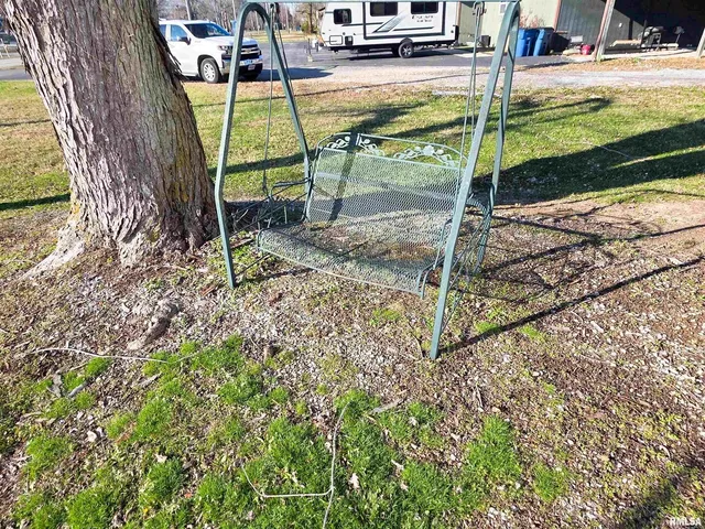 $72,900 | 7847 Old Highway 50, Flora, IL 62839