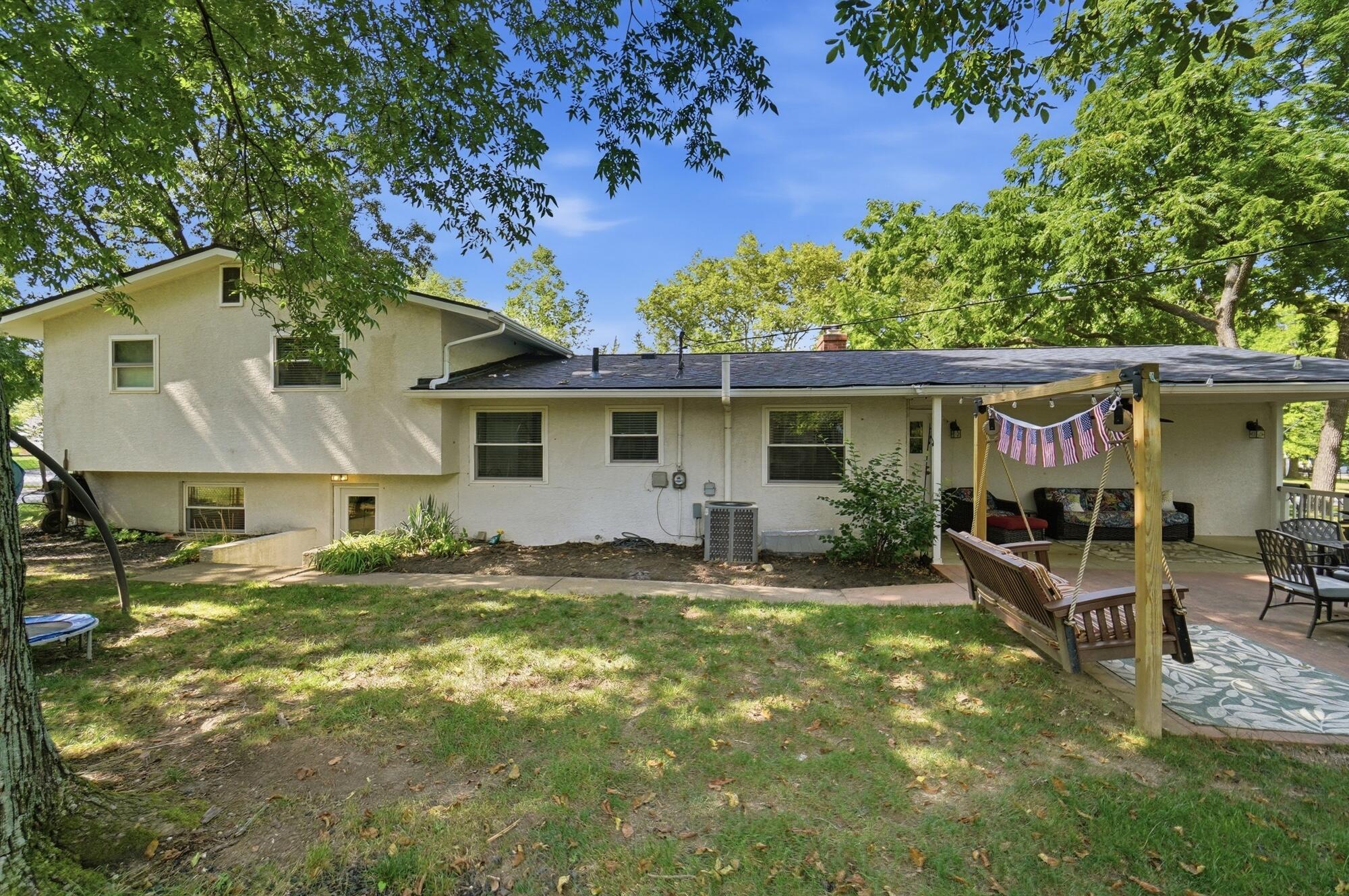 1381 Zollinger Road Columbus, OH 43221 - Photo 57 of 68 069