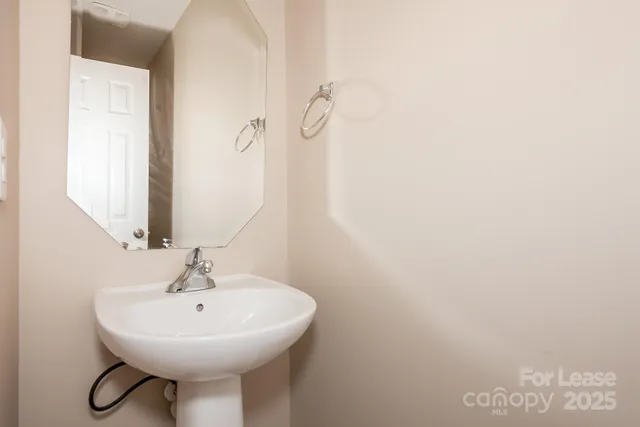 $1,890 | 5943 Sullins Road, Charlotte, NC 28214