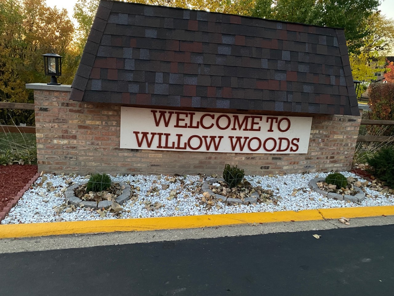 906 East Old Willow Road, Unit 104 Prospect Heights, IL 60070 - Photo 20 of 20 a view of outdoor space with sign board