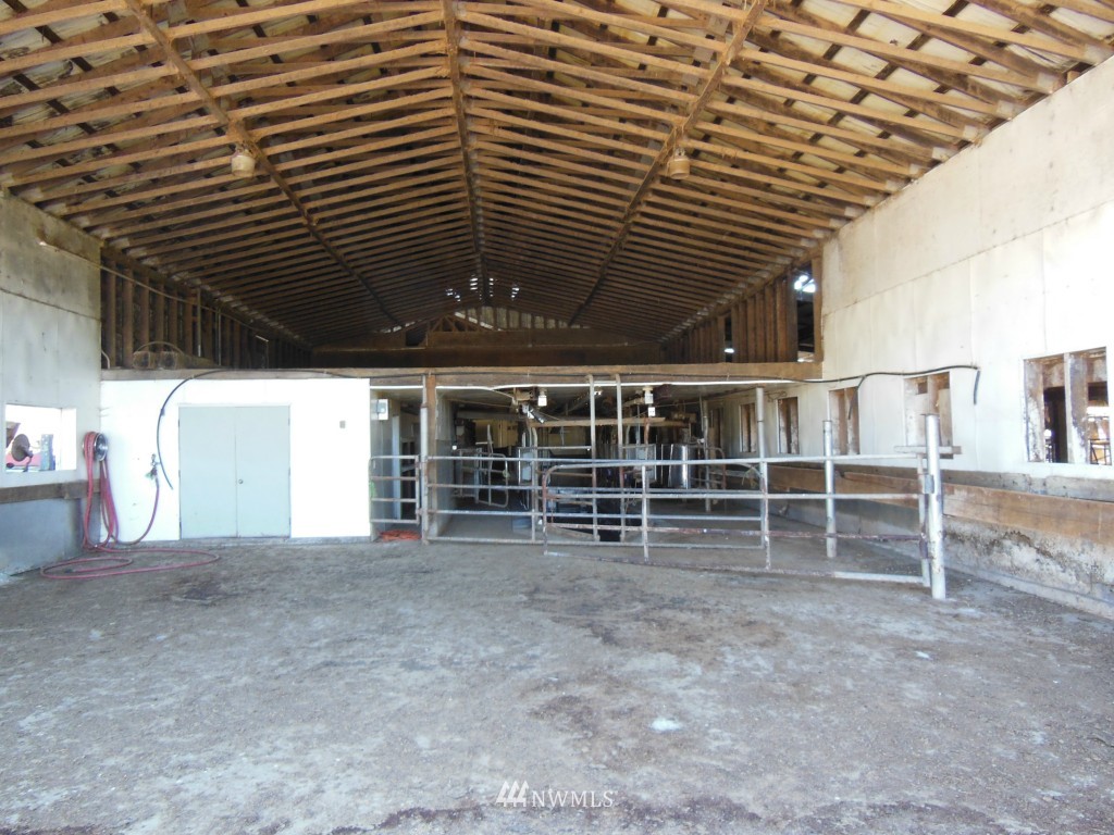 28408 Fern Bluff Road Monroe, WA 98272 - Photo 10 of 22 a view of an empty room with wooden shelves