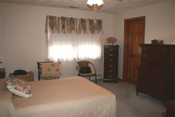 6 Newington Road Peabody, MA 01960 - Photo 8 of 13 Gallery Image 8