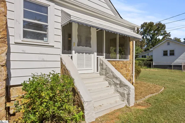 $269,900 | 401 Rogers Avenue, Greenville, SC 29617
