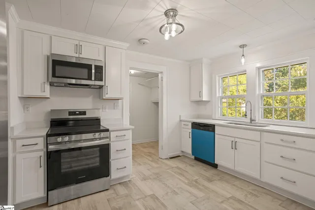 $269,900 | 401 Rogers Avenue, Greenville, SC 29617