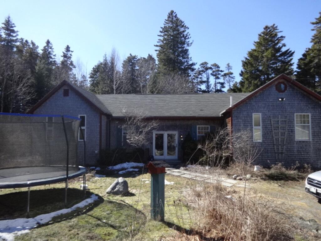15 Weir Road Bernard, ME 04612 - Photo 1 of 30 main (1)