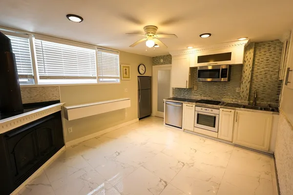$2,400 | 235 Savin Hill Avenue, Unit FR, Boston, MA 02125