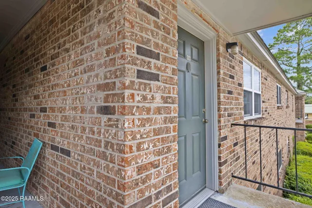 $138,000 | 3121 Johnston Street, Unit 203, Lafayette, LA 70503