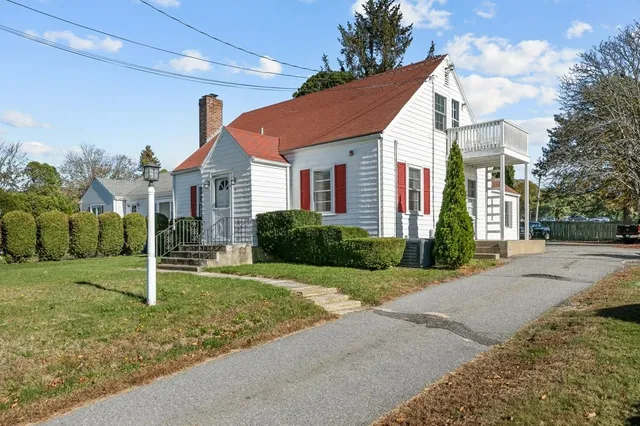 $725,000 | 74 Valley Road, Middletown, RI 02842