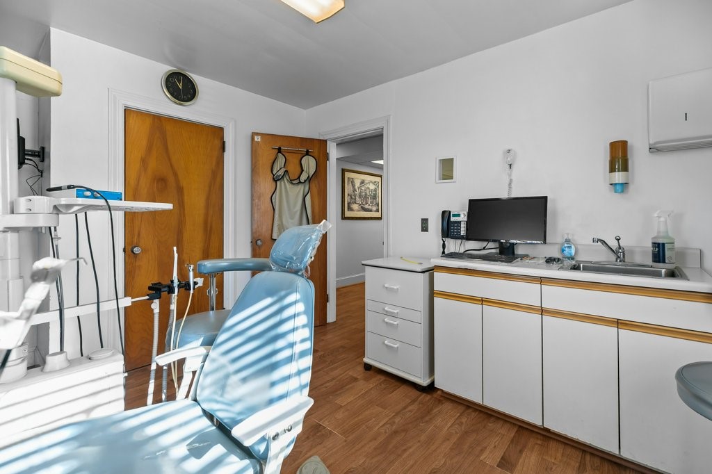 74 Valley Road Middletown, RI 02842 - Photo 16 of 48