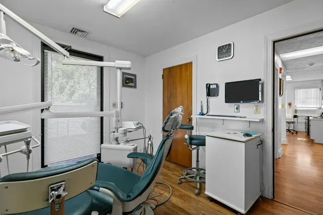 $725,000 | 74 Valley Road, Middletown, RI 02842