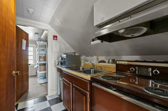 $725,000 | 74 Valley Road, Middletown, RI 02842