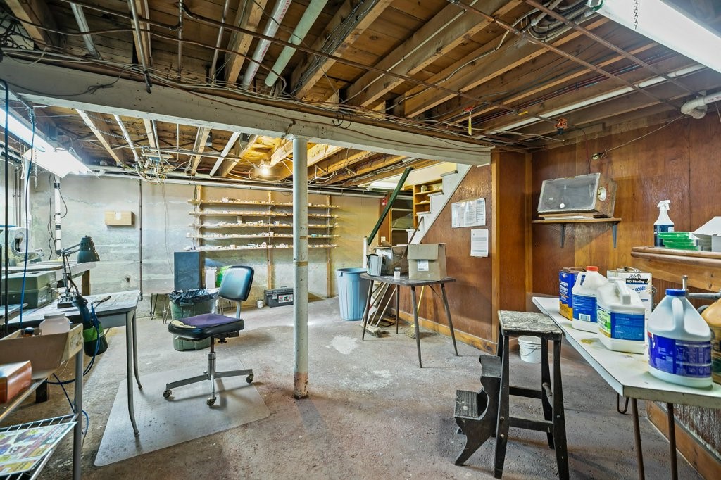 74 Valley Road Middletown, RI 02842 - Photo 36 of 48