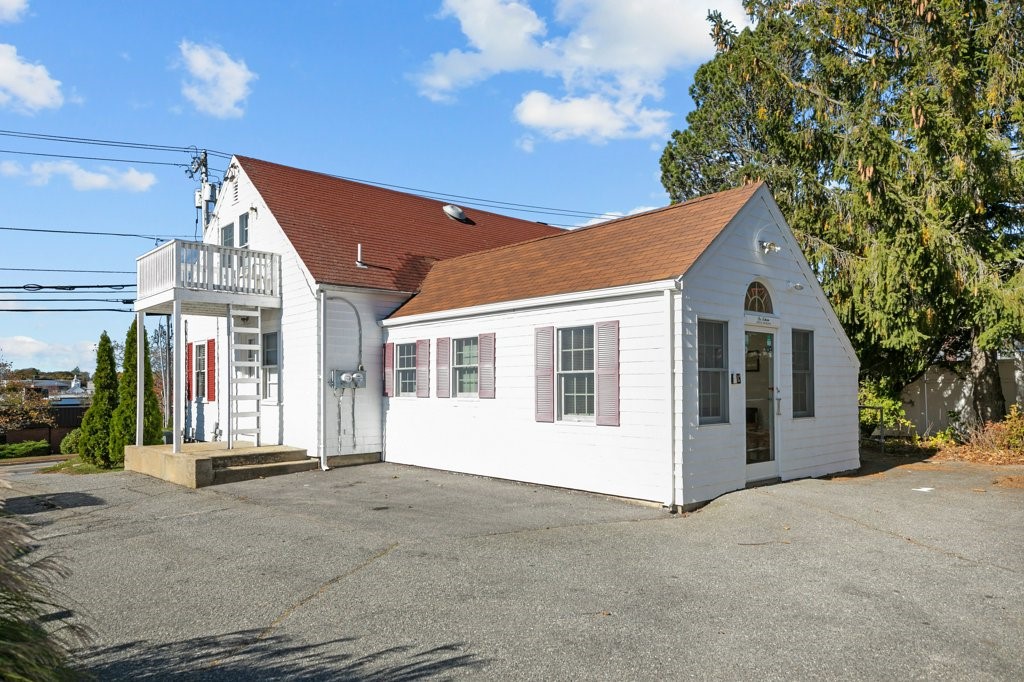 74 Valley Road Middletown, RI 02842 - Photo 42 of 48