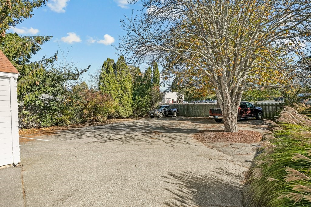 74 Valley Road Middletown, RI 02842 - Photo 43 of 48