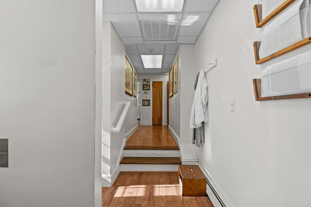 74 Valley Road Middletown, RI 02842 - Photo 6 of 48