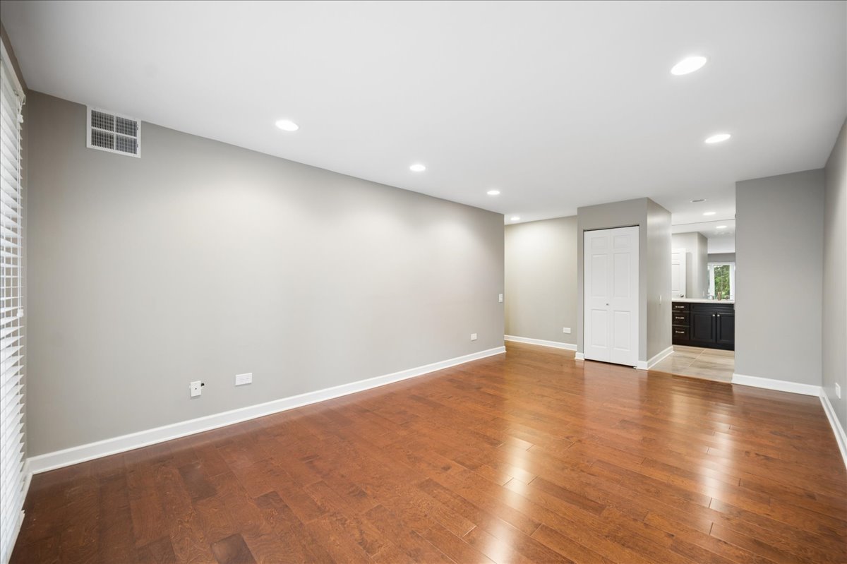 1740 Mission Hills Road, Unit 112 Northbrook, IL 60062 - Photo 11 of 19