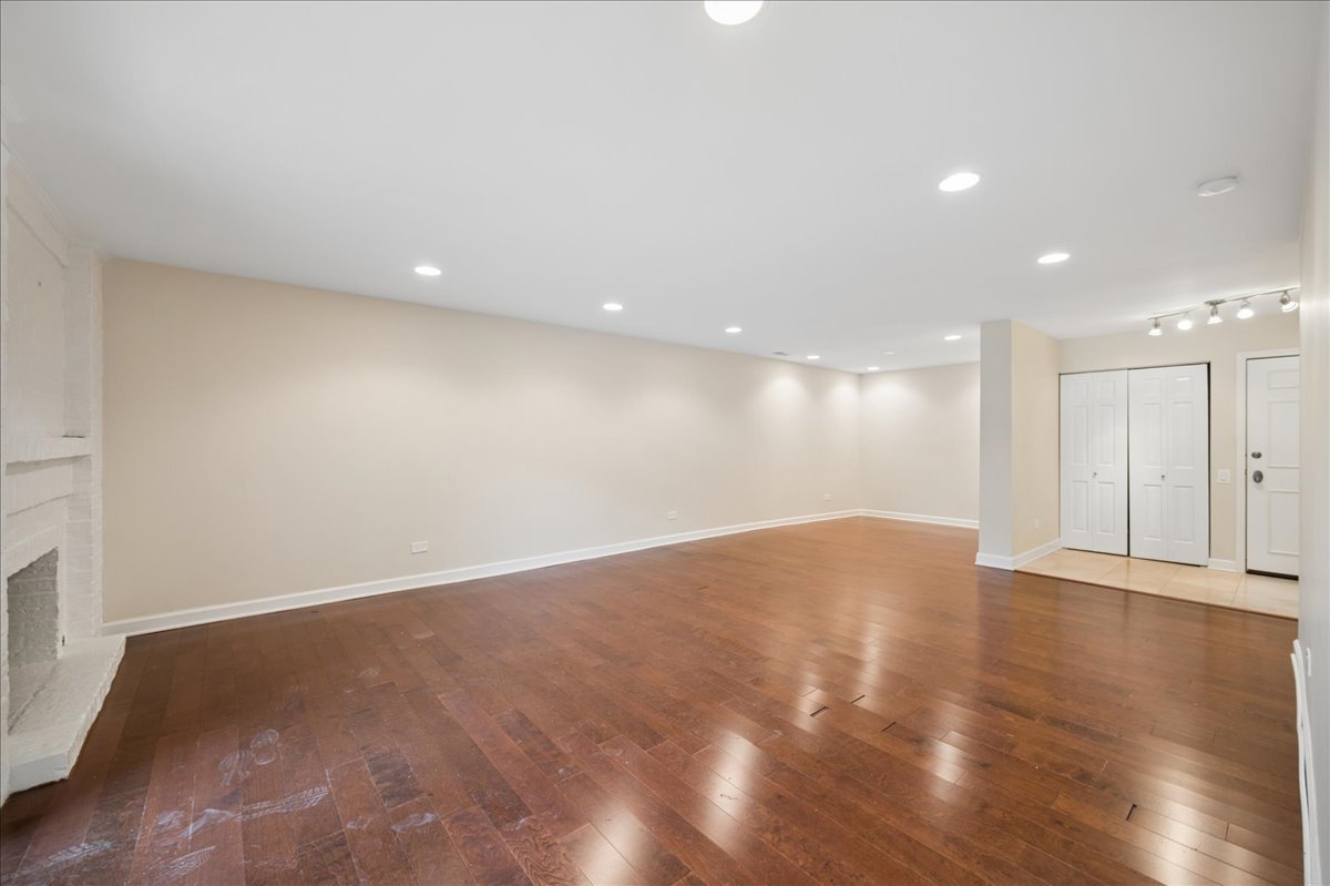 1740 Mission Hills Road, Unit 112 Northbrook, IL 60062 - Photo 5 of 19