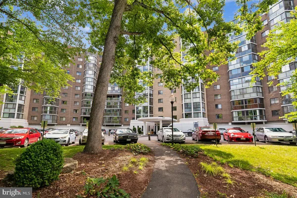 $167,500 | 15107 Interlachen Drive, Unit 2303, Silver Spring, MD 20906