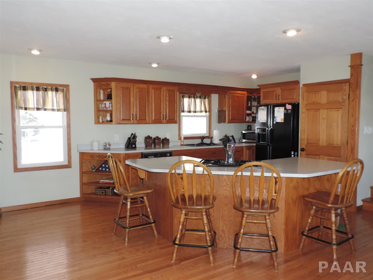 10658 Pfanz Road Pekin, IL 61554 - Photo 4 of 21