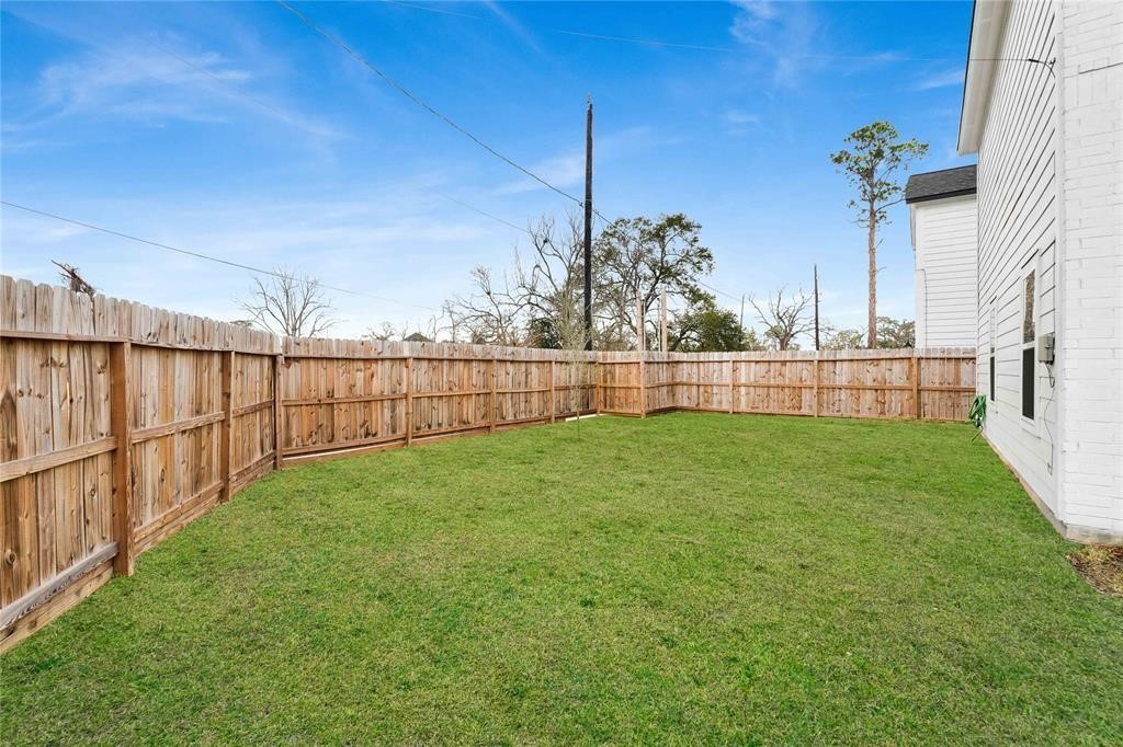 6320 Laura Koppe Road Houston, TX 77016 - Photo 4 of 17