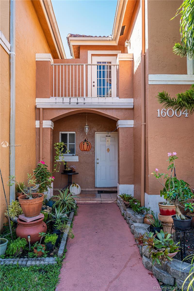 16004 Southwest 87th Terrace Miami, FL 33193 - Photo 12 of 38