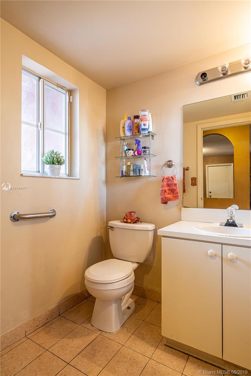 16004 Southwest 87th Terrace Miami, FL 33193 - Photo 18 of 38