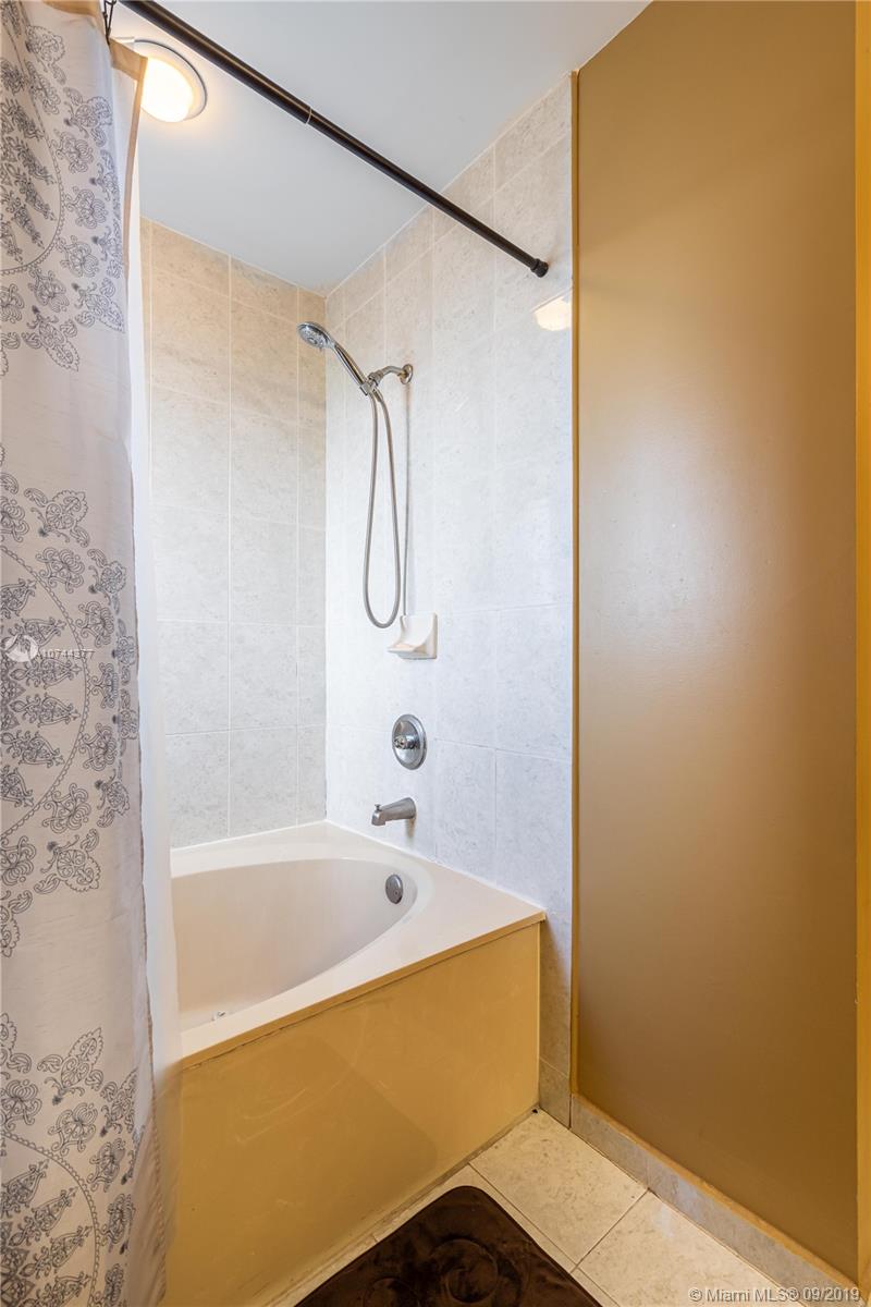 16004 Southwest 87th Terrace Miami, FL 33193 - Photo 34 of 38