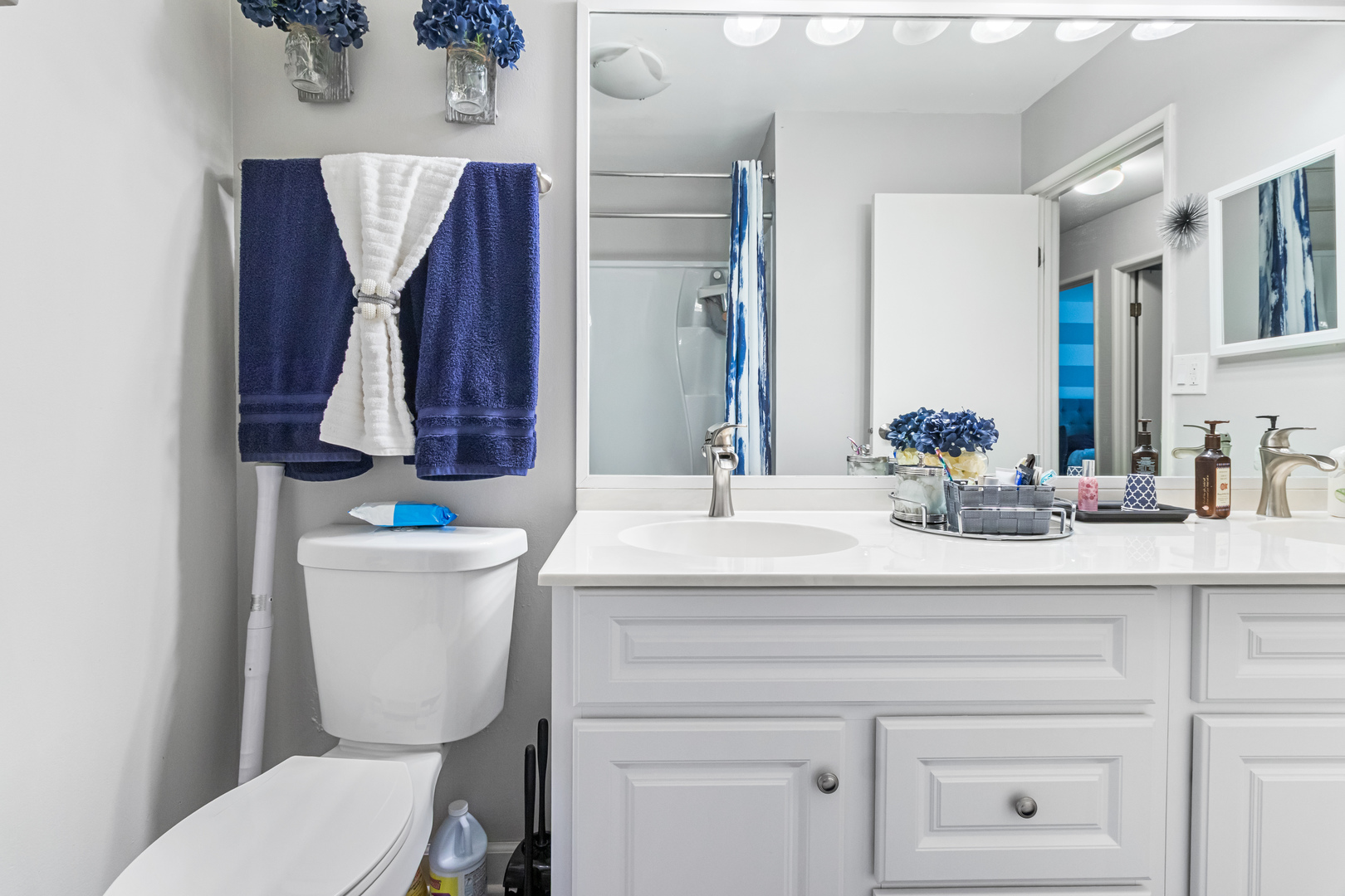 7 Purchase Court Bolingbrook, IL 60440 - Photo 5 of 23 a bathroom with a toilet sink and mirror