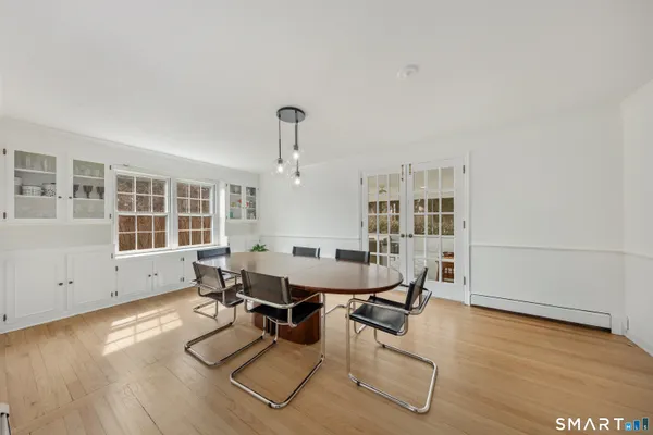 $1,899,000 | 127 South Gate Lane, Fairfield, CT 06890