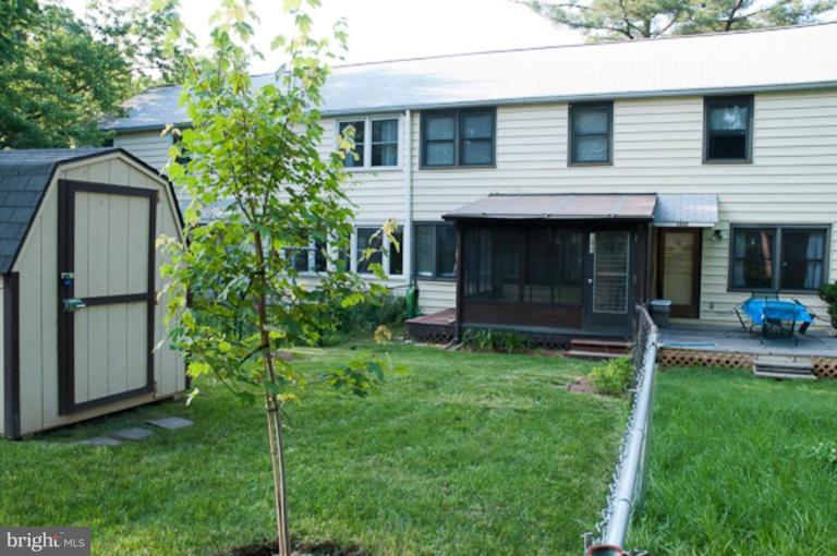 16 Ridge Road, Unit Z3 Greenbelt, MD 20770 - Photo 2 of 27 Back yard