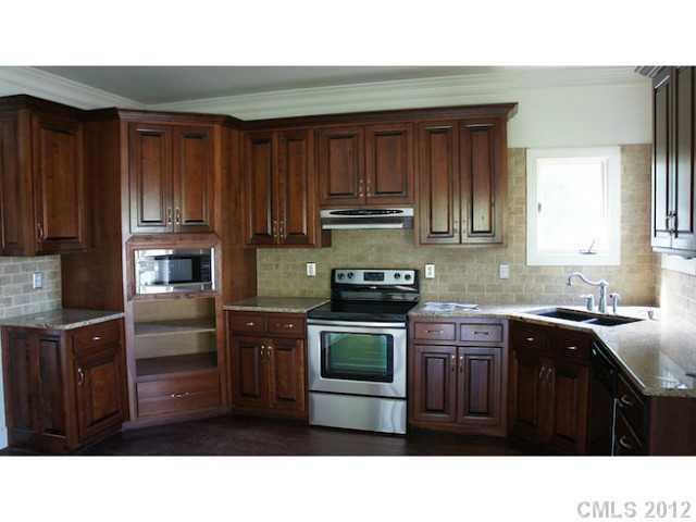 6033 Highview Road Matthews, NC 28104 - Photo 3 of 12 Gallery Image 3