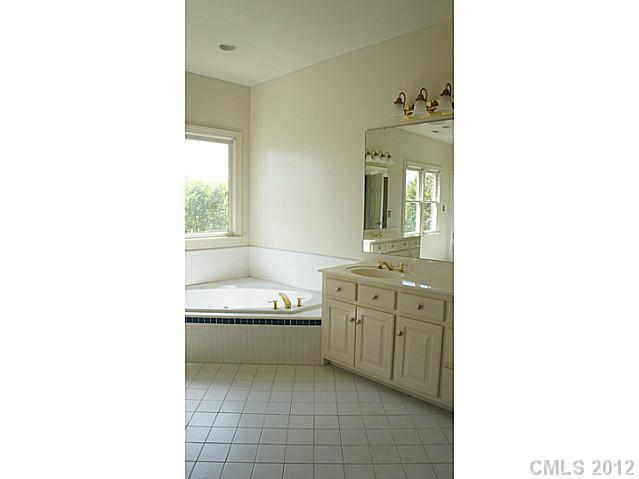 6033 Highview Road Matthews, NC 28104 - Photo 6 of 12 Gallery Image 6