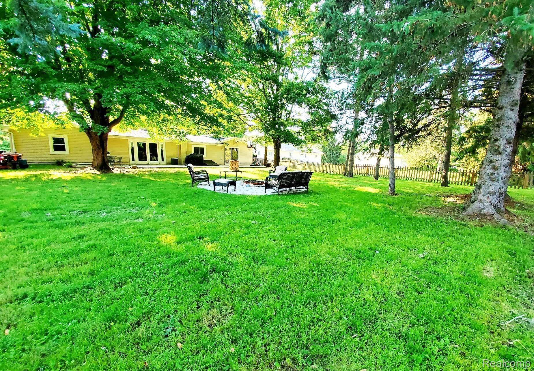 3885 Lippincott Road Lapeer, MI 48446 - Photo 24 of 26 Lippincott back yard4.jpg