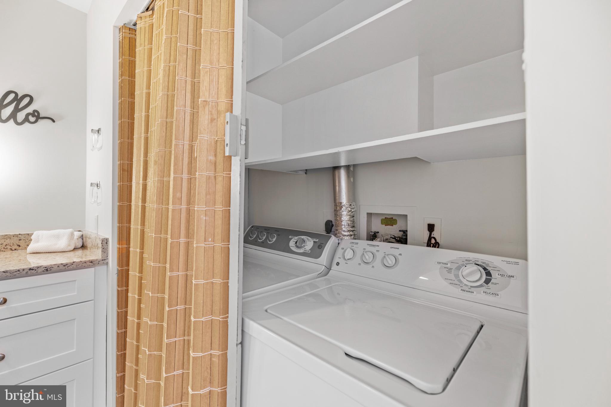 5821 Royal Ridge Drive, Unit E Springfield, VA 22152 - Photo 8 of 18 Washer and dryer included