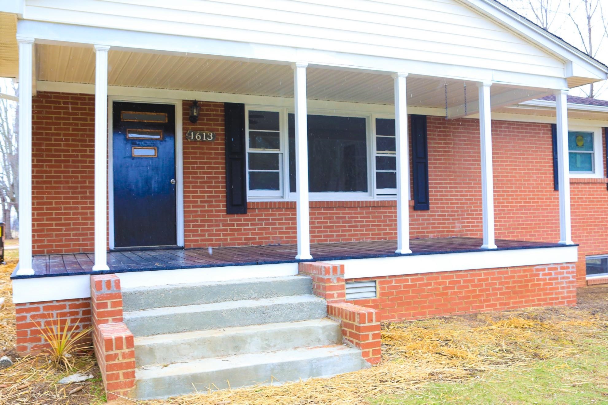 1613 Howardsville Road Staunton, VA 24401 - Photo 3 of 41 a front view of a house