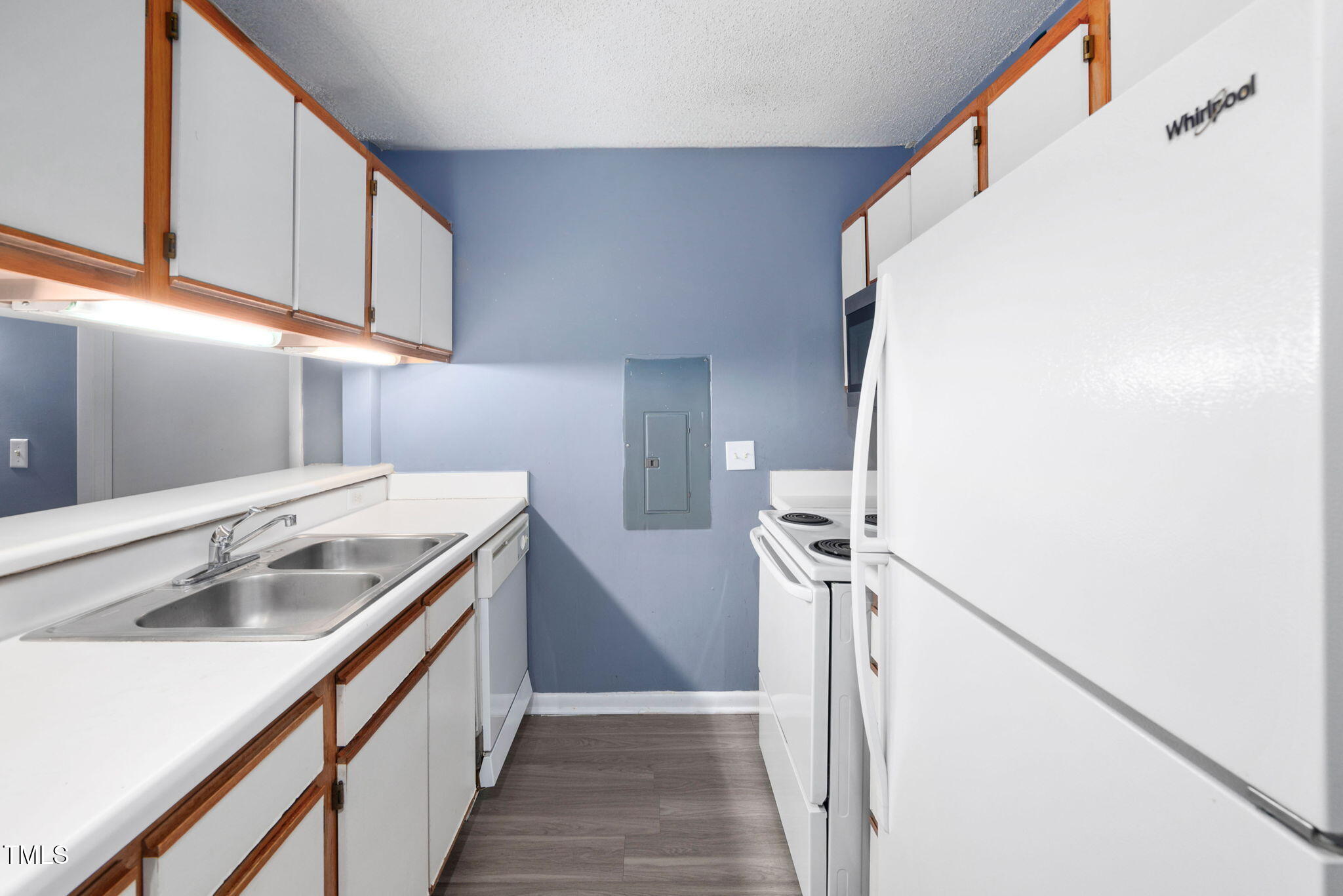 1230 University Court, Unit 102 Raleigh, NC 27606 - Photo 8 of 25 42-web-or-mls-1230-university-ct-unit-10
