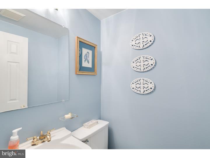 240 Sharrowvale Road Cherry Hill, NJ 08034 - Photo 14 of 24