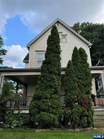 a house view with a outdoor space